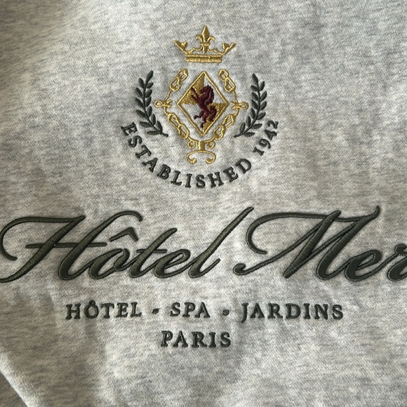 Abercrombie Soft AF Hôtel Mer Cropped Sweatshirt - Picture 9 of 10